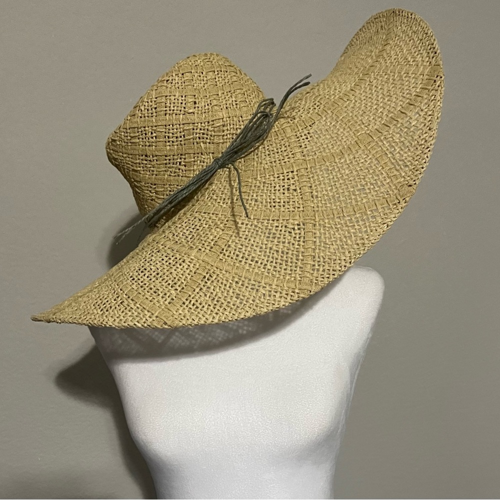 ⭐️NEW Straw Embellished Floppy Hat